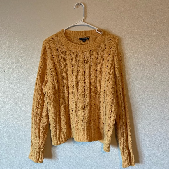 Size Small, Yellow American Eagle Sweater - Picture 1 of 4